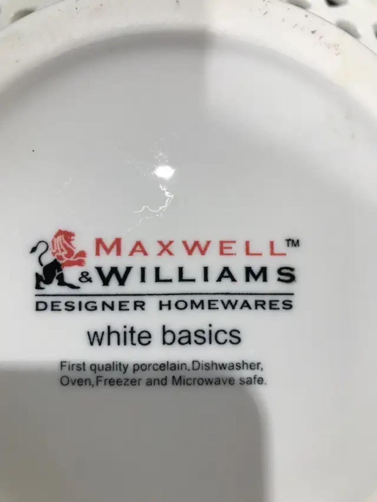 Maxwell & Williams Cake Stand