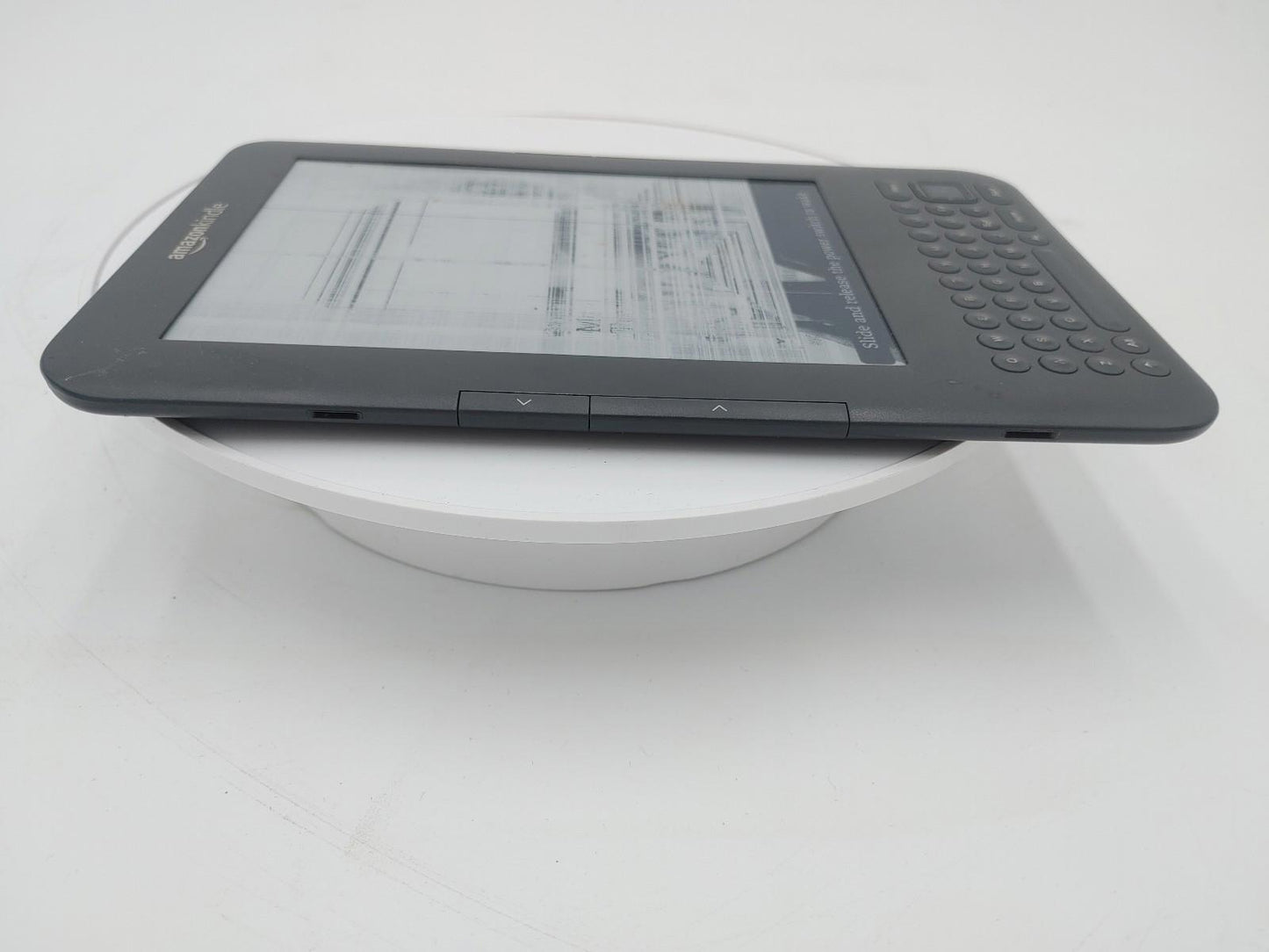 Good Condition Amazon Kindle Model D00901 Broken Screen Black Untested