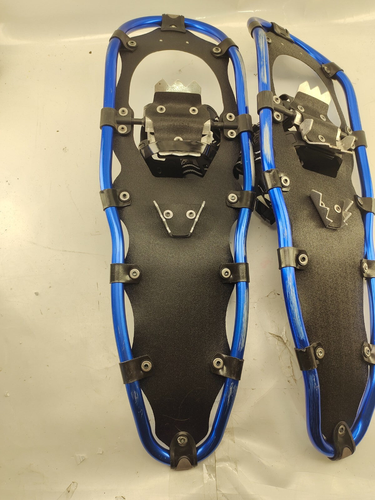 Yukon Charlie Mountain Profile 930 Aluminum Snowshoes w/Poles