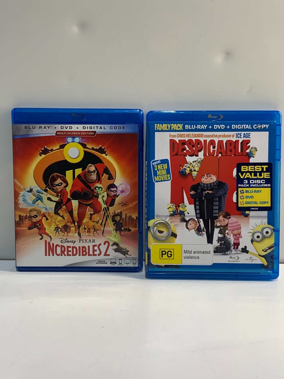 Lot of 2 Blu-Ray Incredibles 2 & DESPICABLE ME