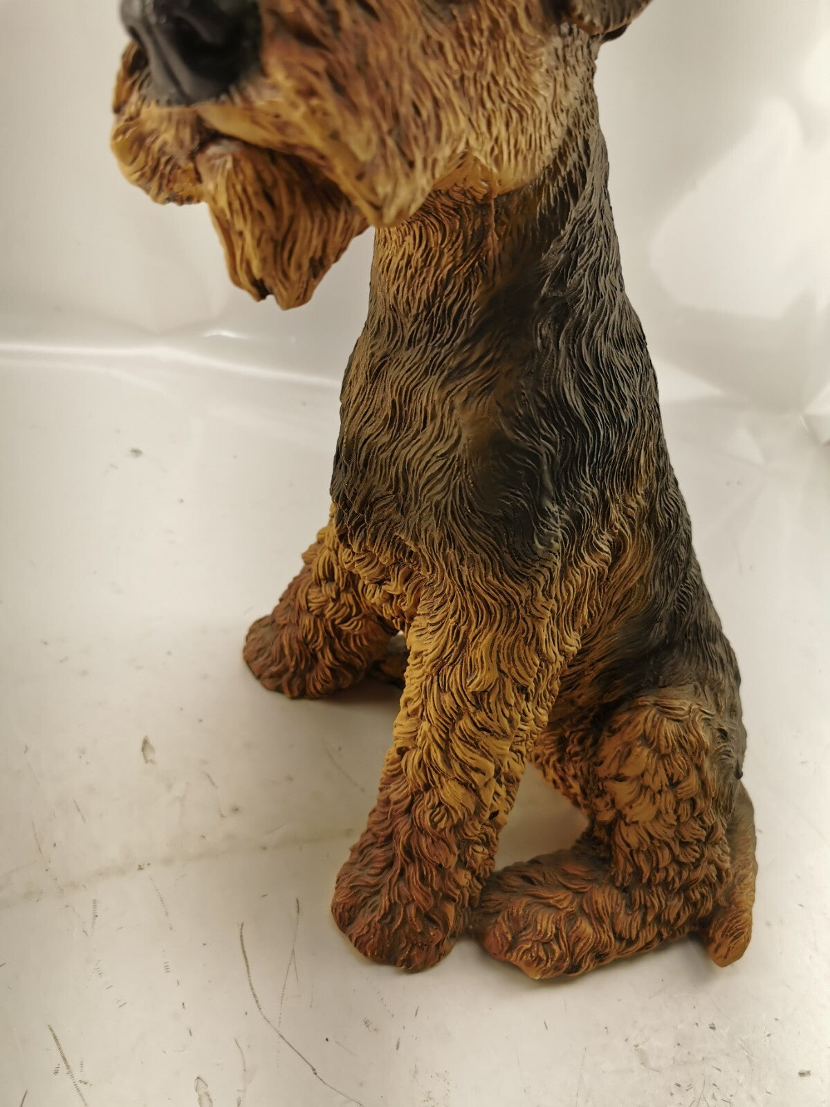 1985 Vintage Airedale Sitting