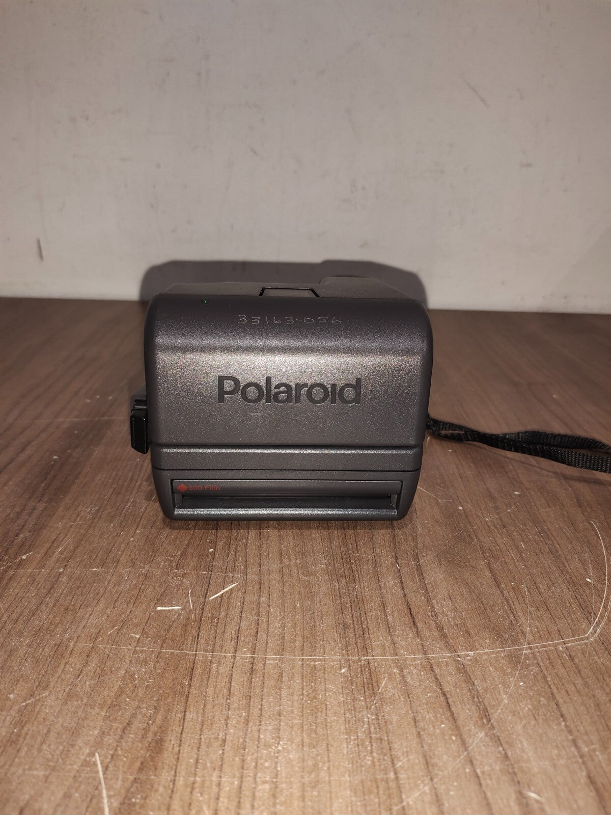 Polaroid One Step Close Up 600 Film Instant Camera w/ Strap