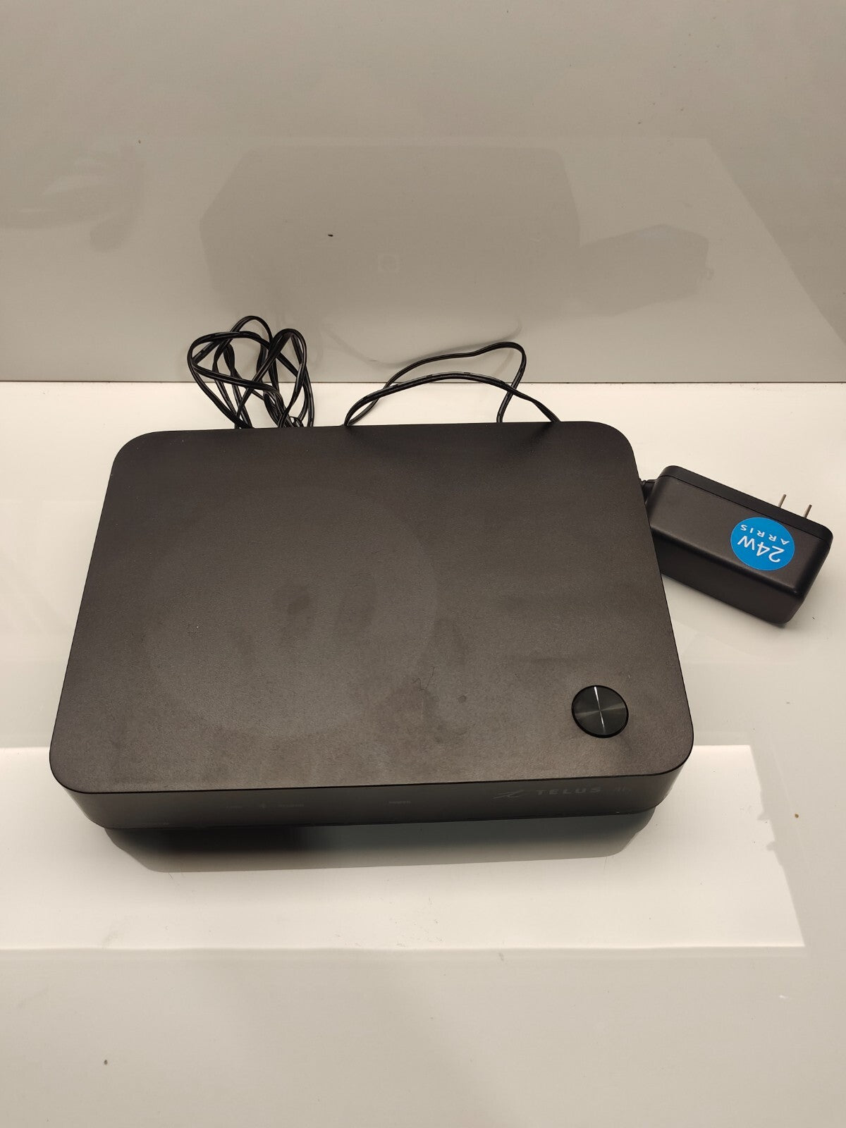 ARRIS VIP5662W Optik TV 4K PVR with 1TB DVR module Telus With Power Adapter
