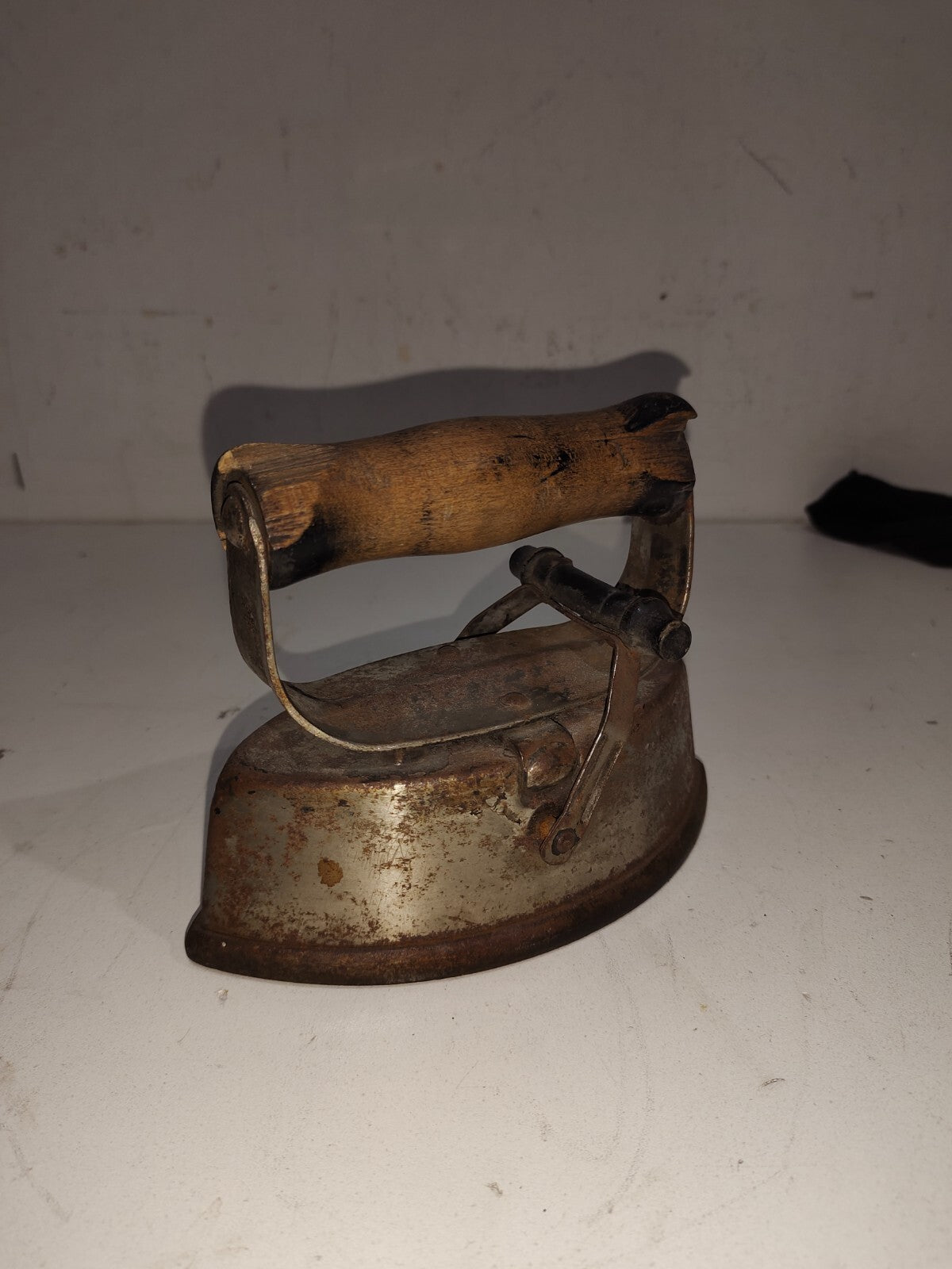 Antique Vintage Cast Iron Asbestos Wood Handle