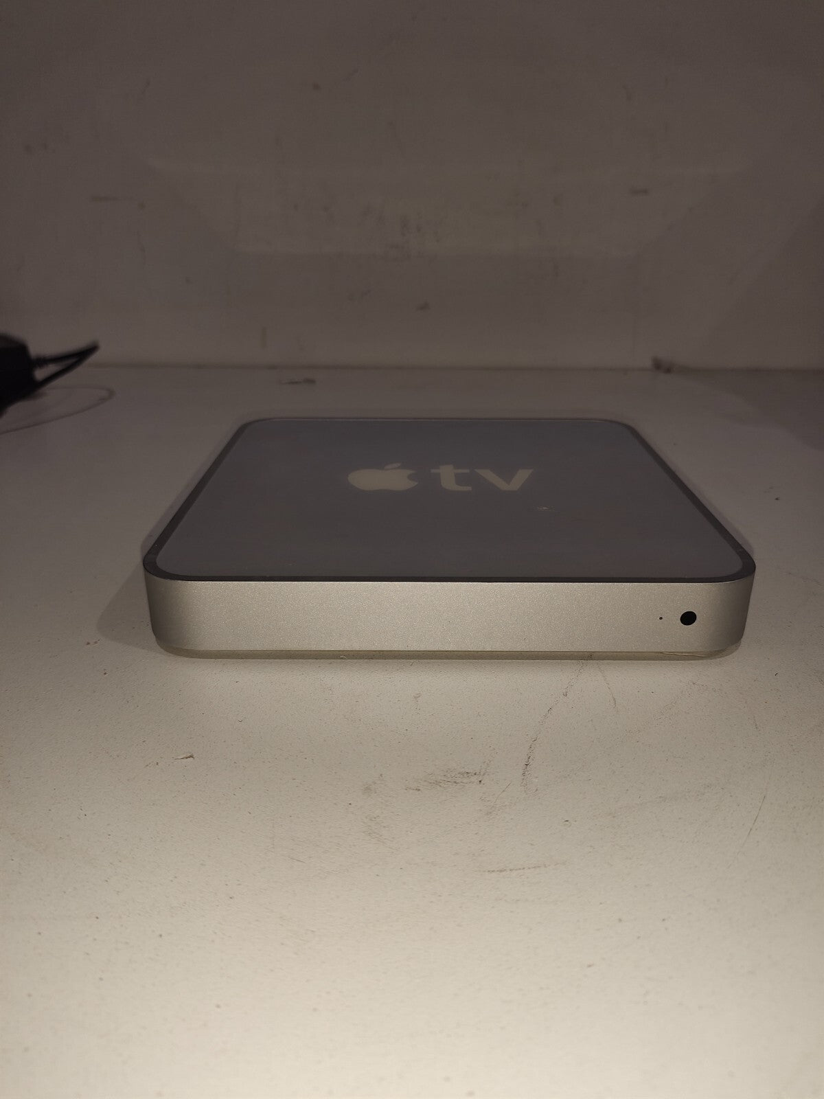 Apple TV (1st Generation) 160GB Media Streamer - A1218