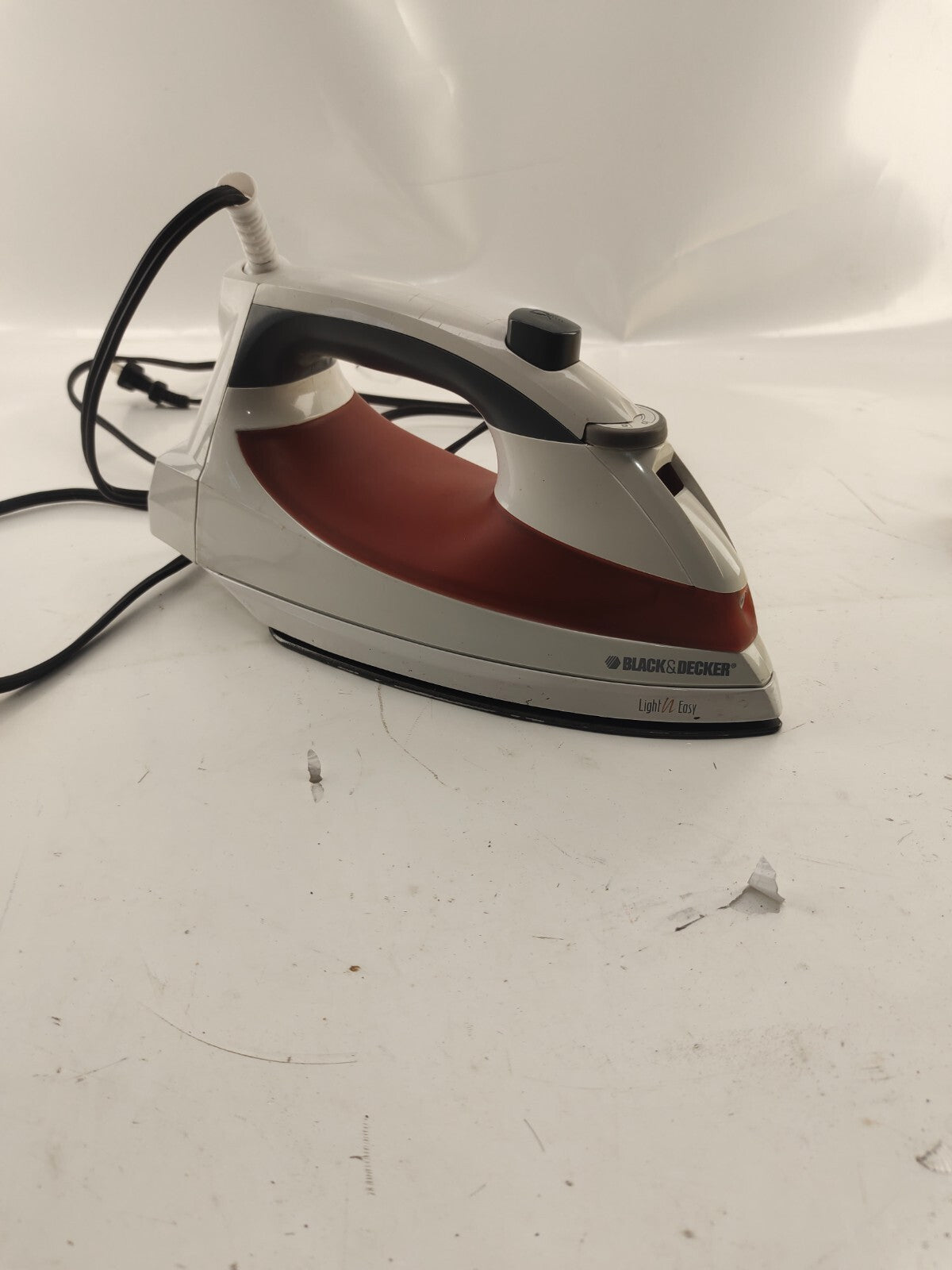 BLACK+DECKER Light 'N Easy Steam Compact Iron