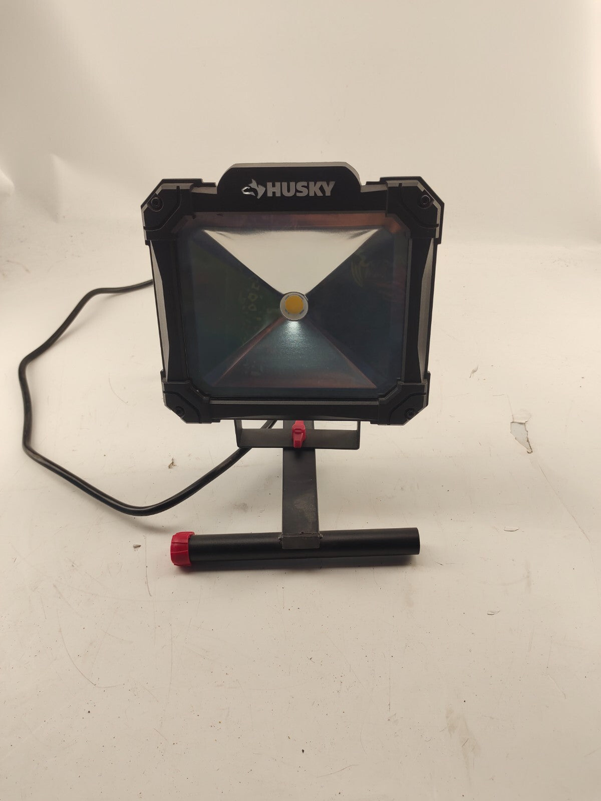 Husky 2000lm LED Portable Work Light