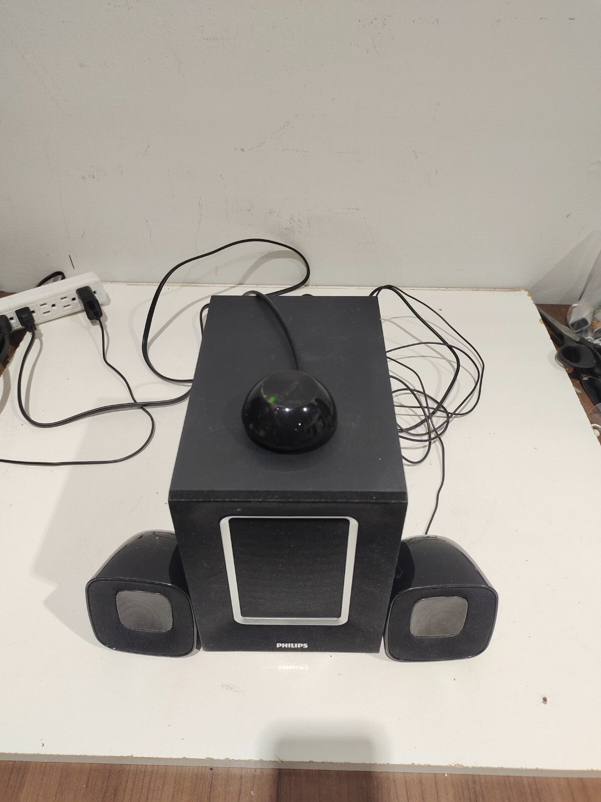 Philips Model SPA2360/17 2.1 Computer Speaker System