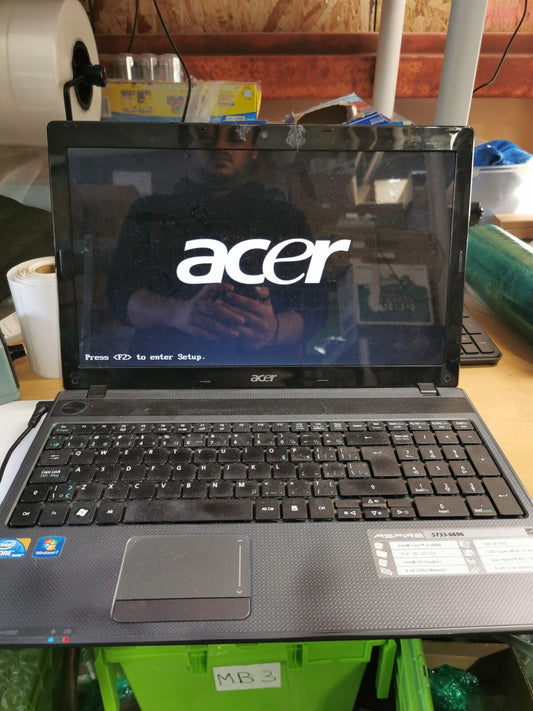 Acer Aspire 5733-6696, i3 3rd Gen, 4 GB DDR3 Memory, 500GB HDD Needs New Battery