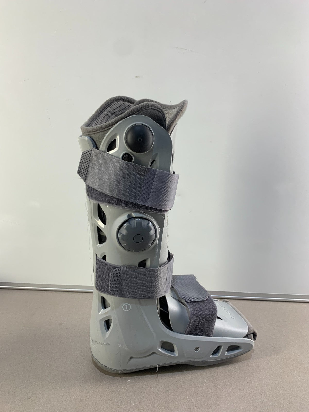 Aircast Walker Brace / Walking Boot Medium Submit