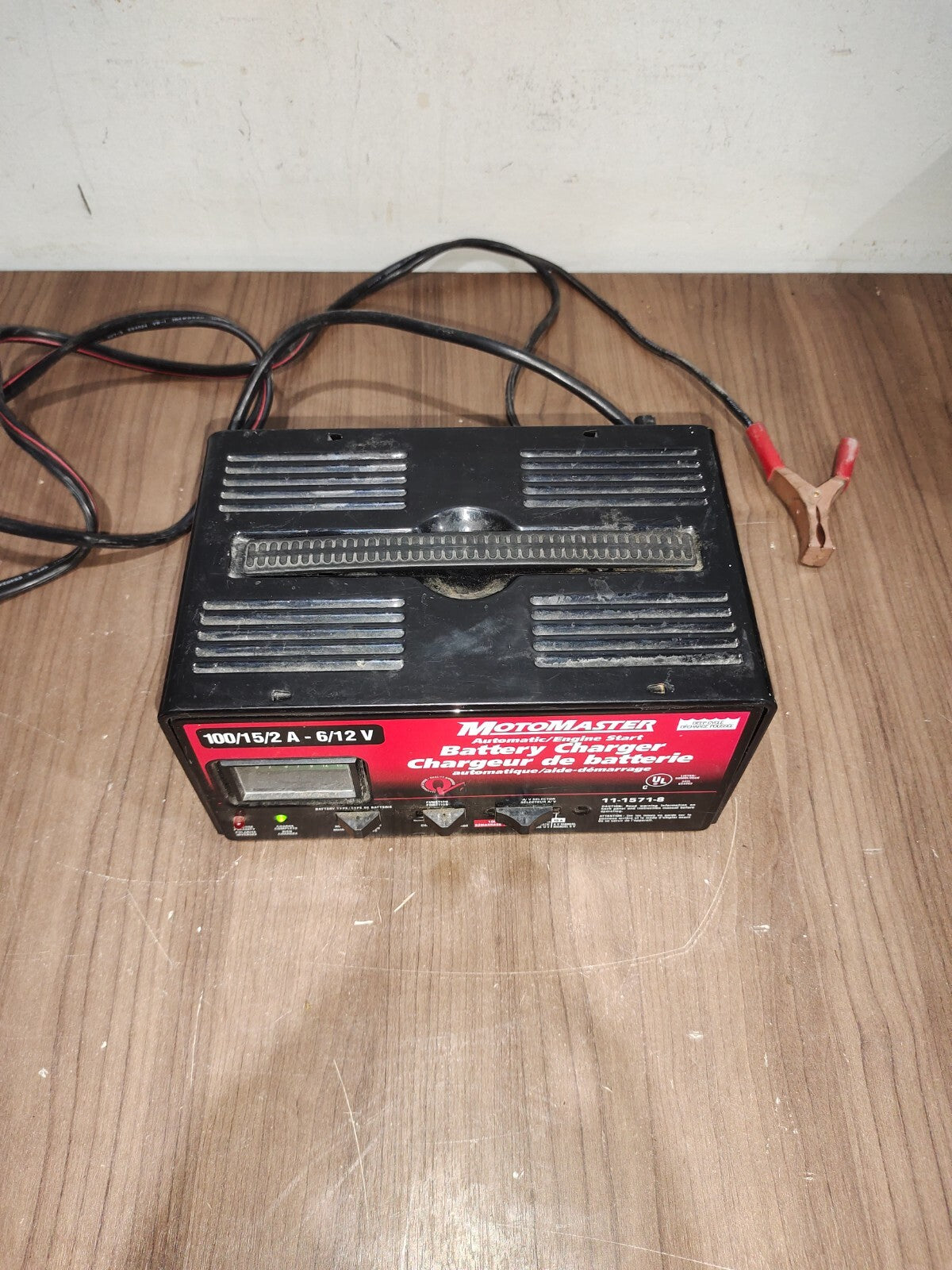 Motomaster Automatic/Engine Start Battery Charger