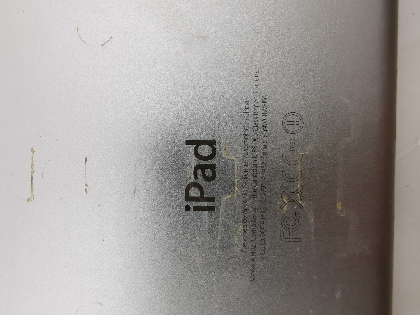 Apple iPad mini 12GB, Wi-Fi, 7.9in - White & Silver (CA) Model MD531C/A