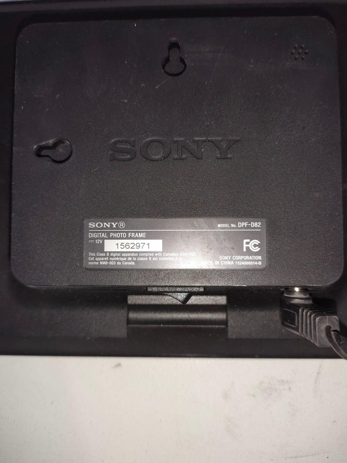 Sony S-Frame Model# DPF-D82 Digital Photo Frame