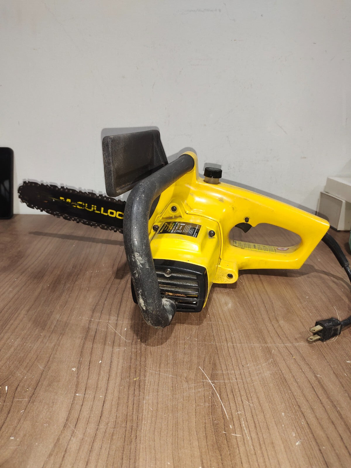 McCulloch 10'' Electric Chain Saw - 5780-04 120V - 50/60Hz