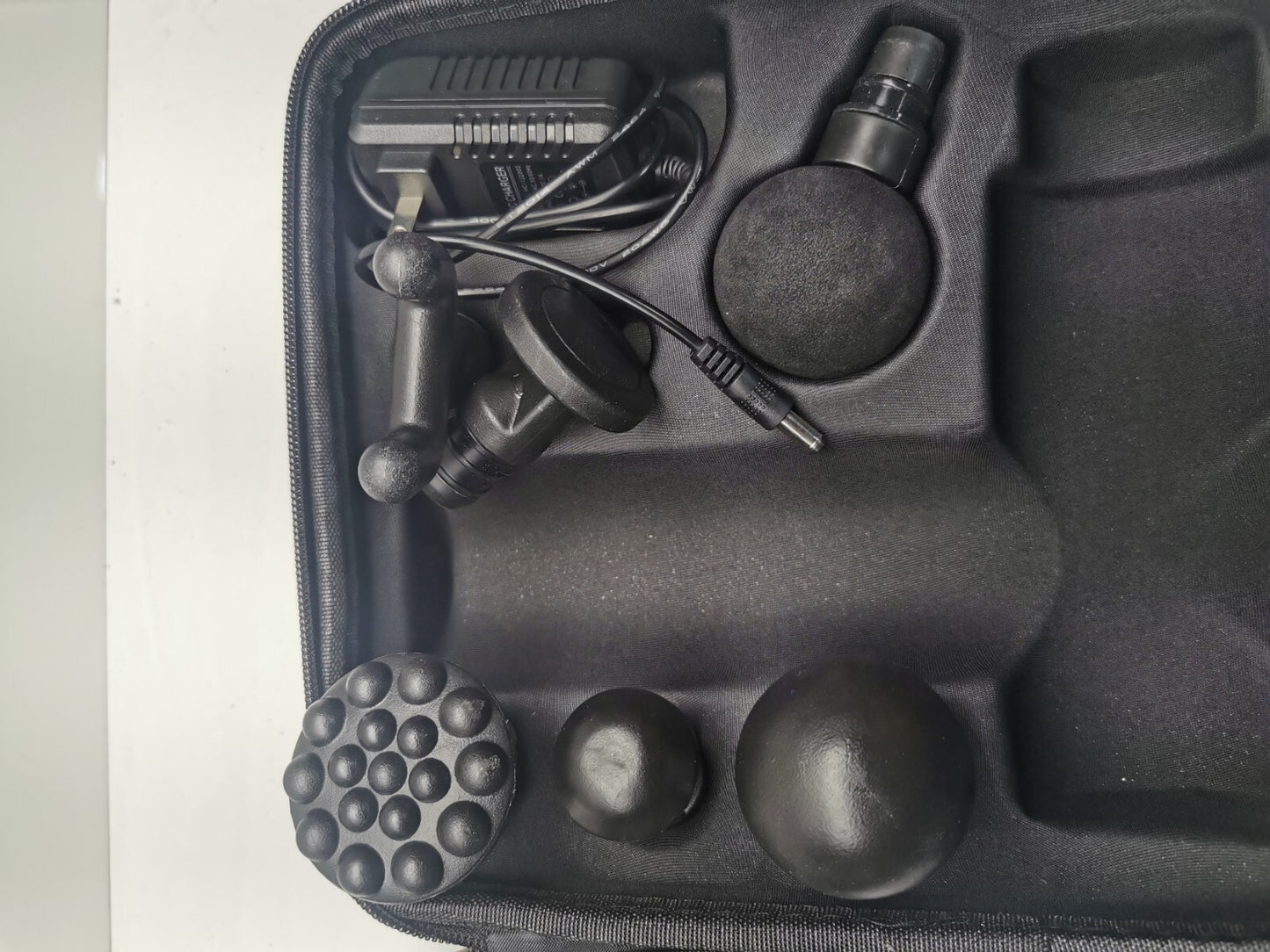 EKUPUZ Black Handheld Adjustable Deep Tissue Muscle Massage Gun With 6 Heads