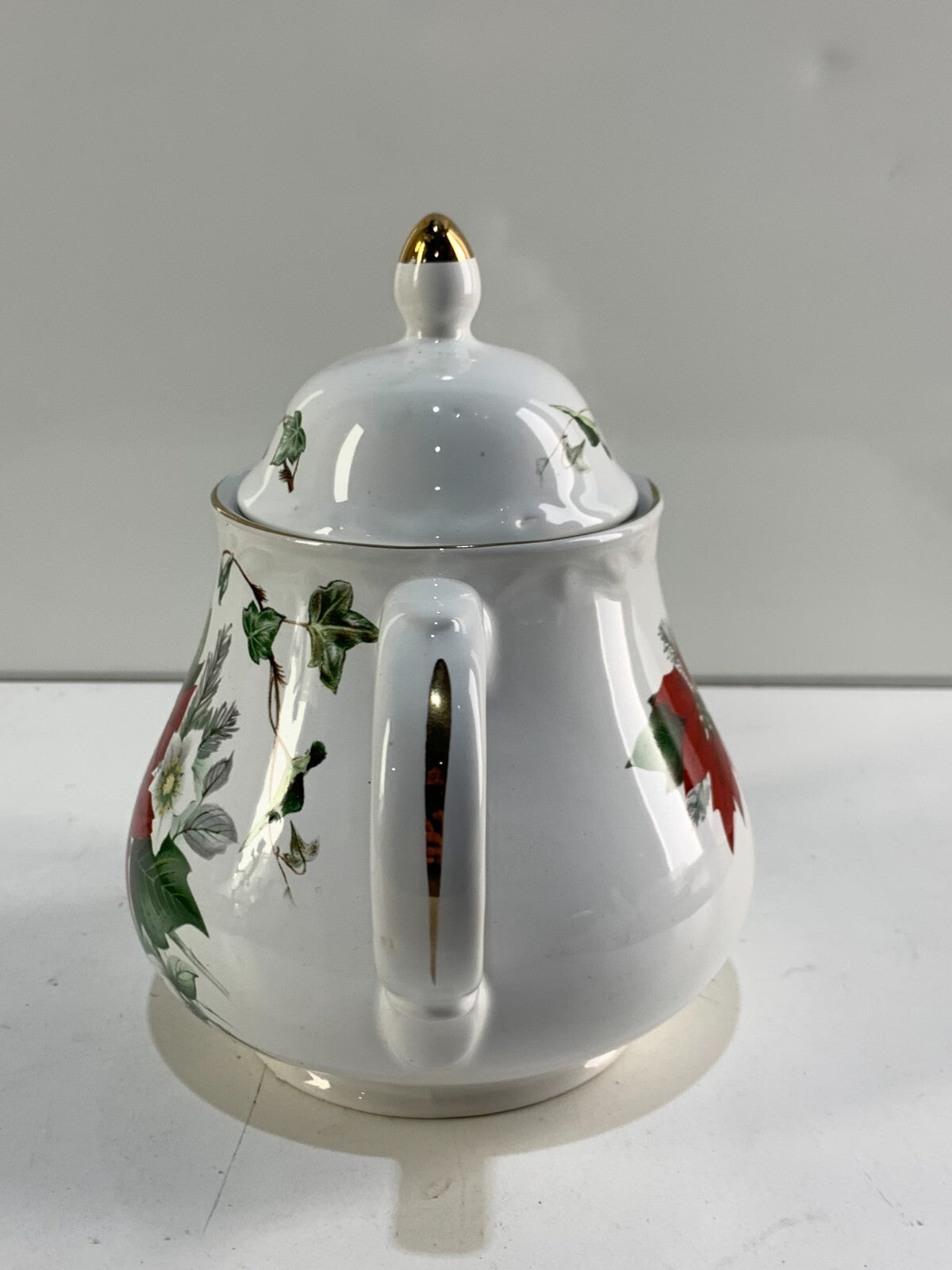 Arthur Wood and Son, England, Holiday Poinsettia Red and White 32 oz. Teapot