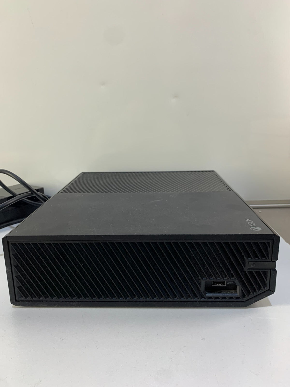 XBOX ONE CONSOLE MODEL 1540.