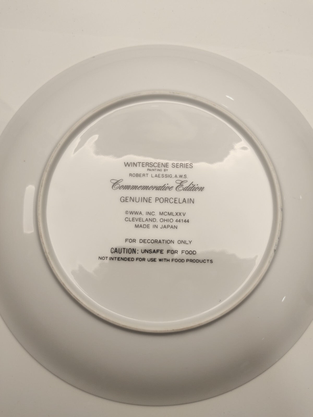 Winterscenes Series Plate - Commemorative Edition 1975 *Merry Christmas*