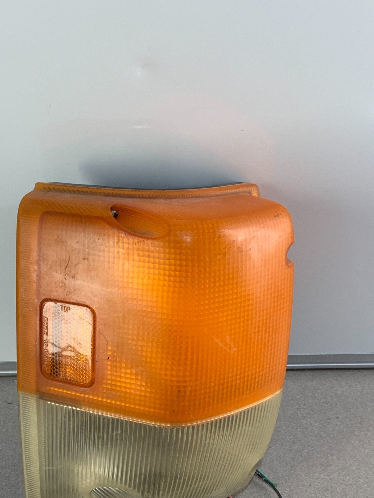 8-98052801-0 ISUZU RIGHT FRONT PARK/SIGNAL LAMP ASSY
