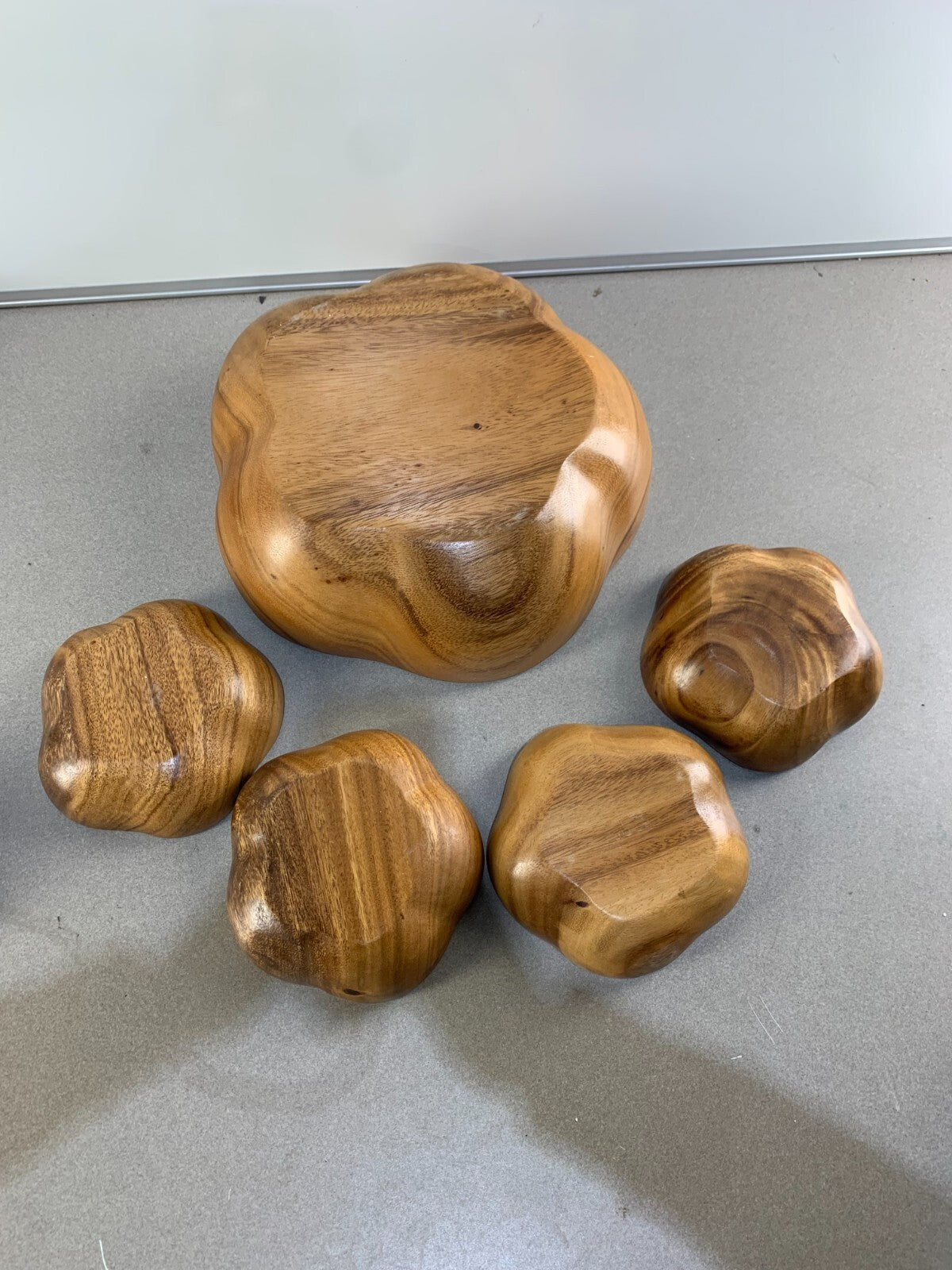 Vintage Dolphin Genuine Monkey Pod Wood 5 Pcs Salad Bowl Set