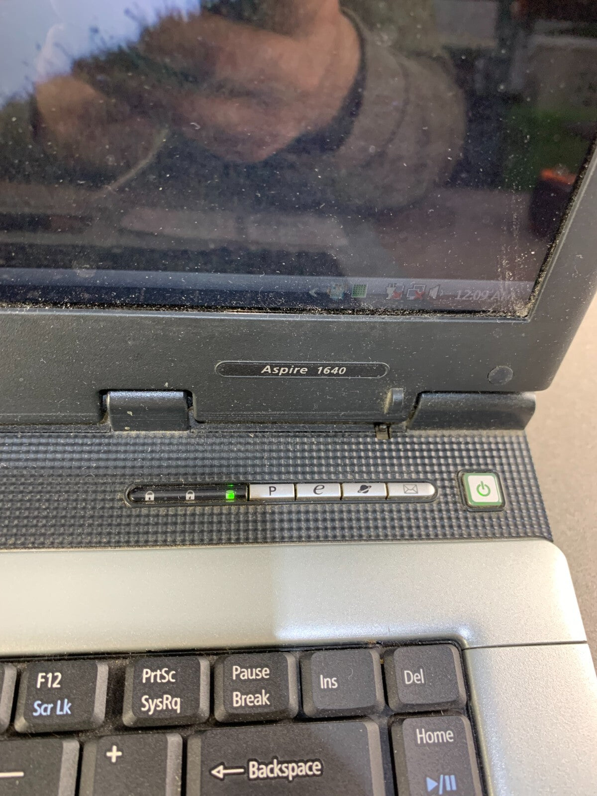 Acer Aspire 1640 Series, Intel Centrino Laptop, Windows 7, No battery