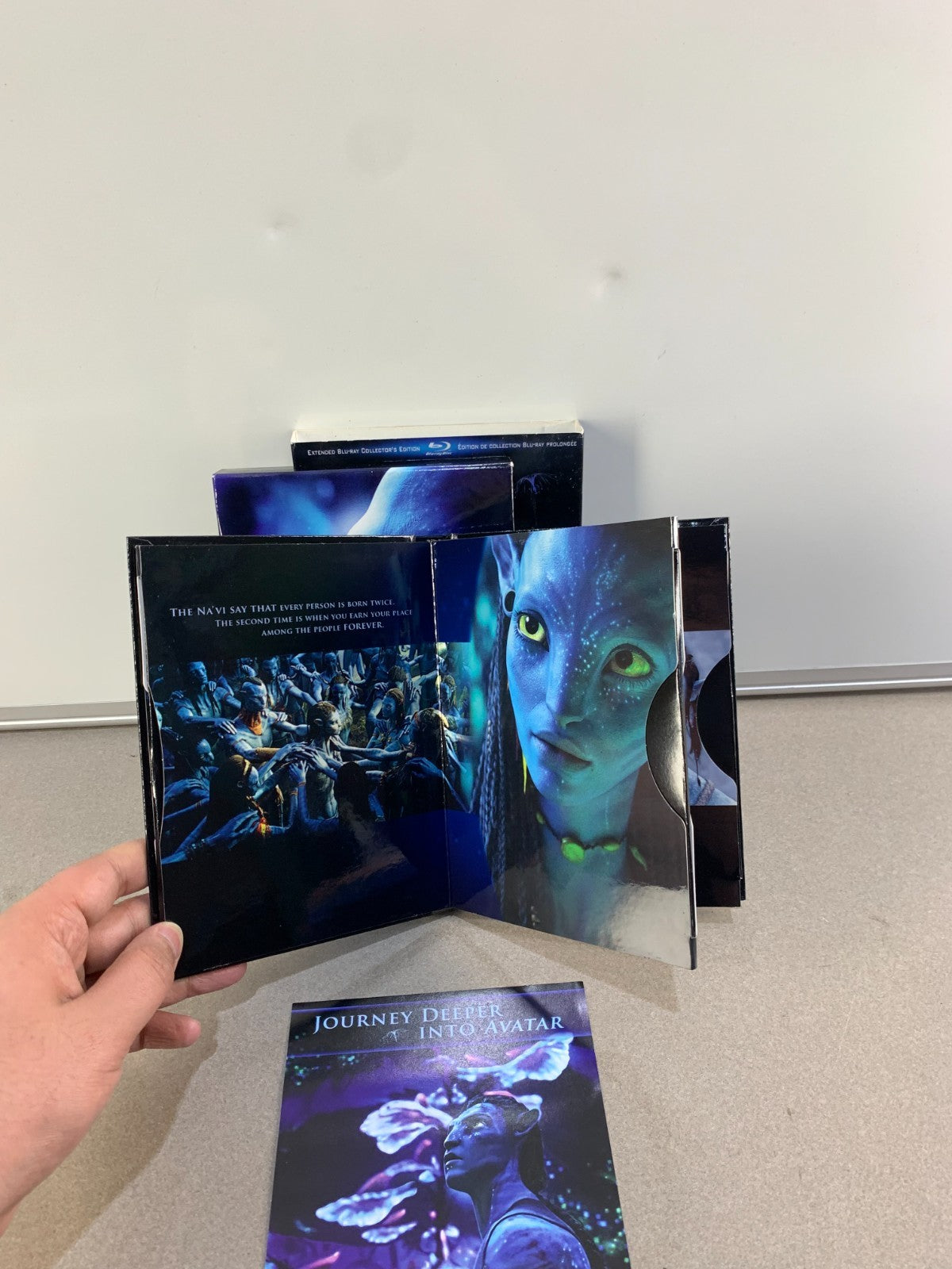Avatar (Blu-ray Disc, 2010, 3-Disc Set, Canadian Extended Collectors Edition)