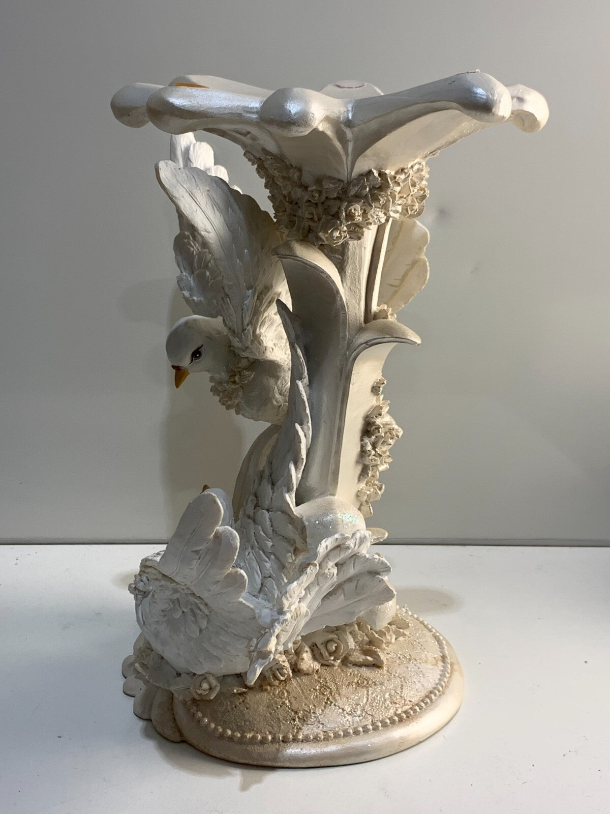 VINTAGE FIGURINE STATUE LARGE DOVE LOVE BIRDS