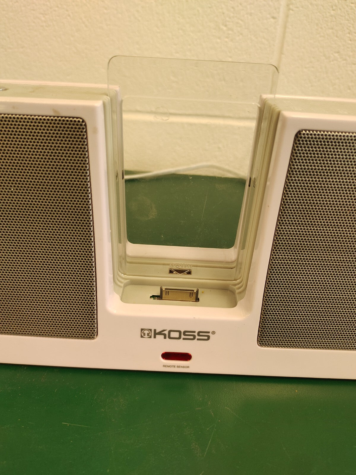 Koss ksip2806-1 iPod Dock/Speaker System