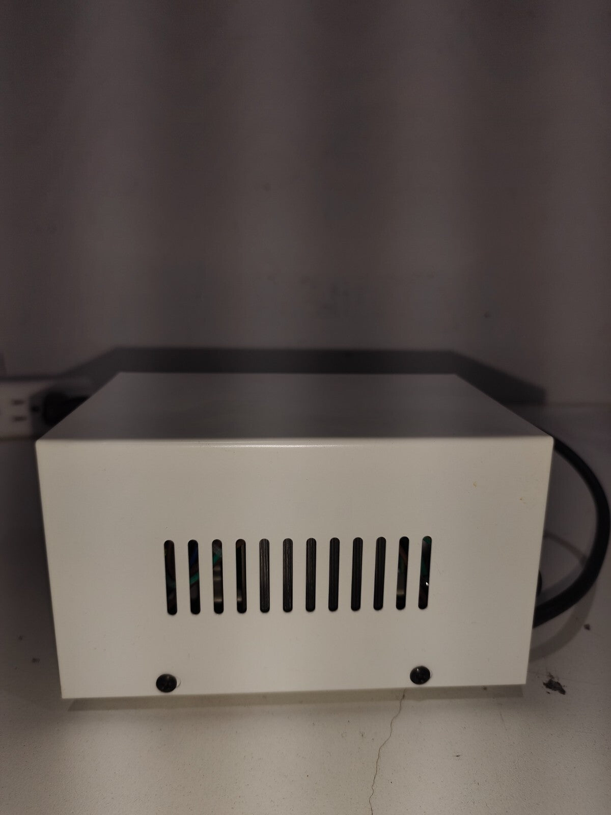 Philmore ST200 200 watt 110/220V Step Up Step Down Transformer