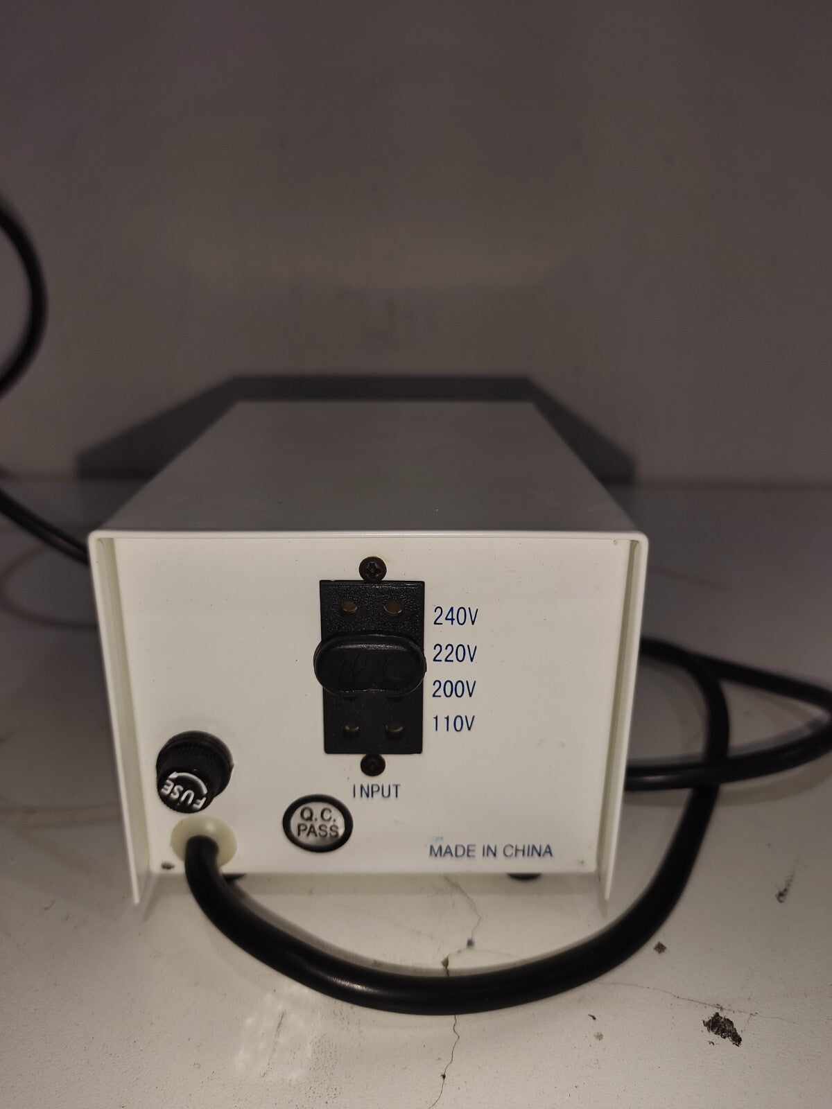 Philmore ST200 200 watt 110/220V Step Up Step Down Transformer