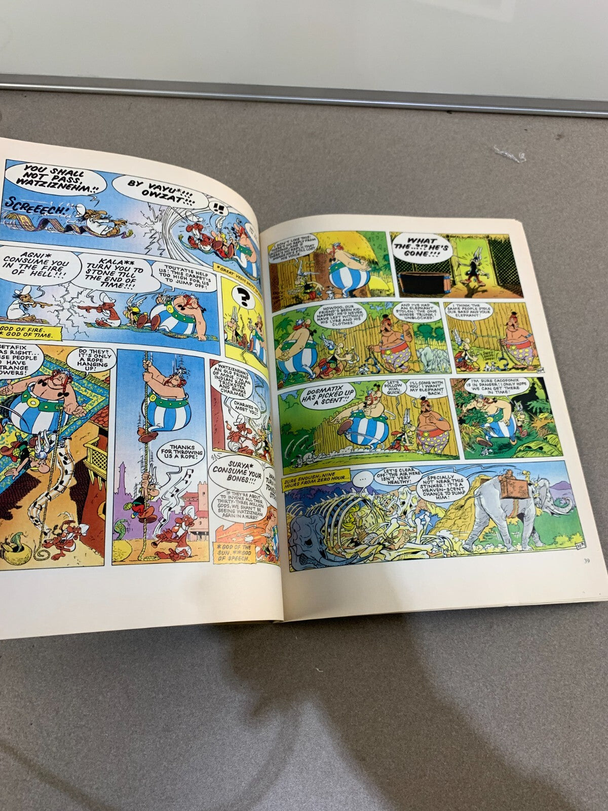 Asterix and the Magic Carpet 1988 Hodder Goscinny Uderzo VF