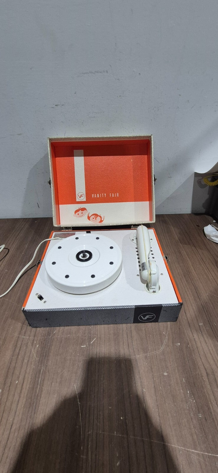 Vintage Vanity Fair Industries Kids 4 Speed Record Player ~ Model 400