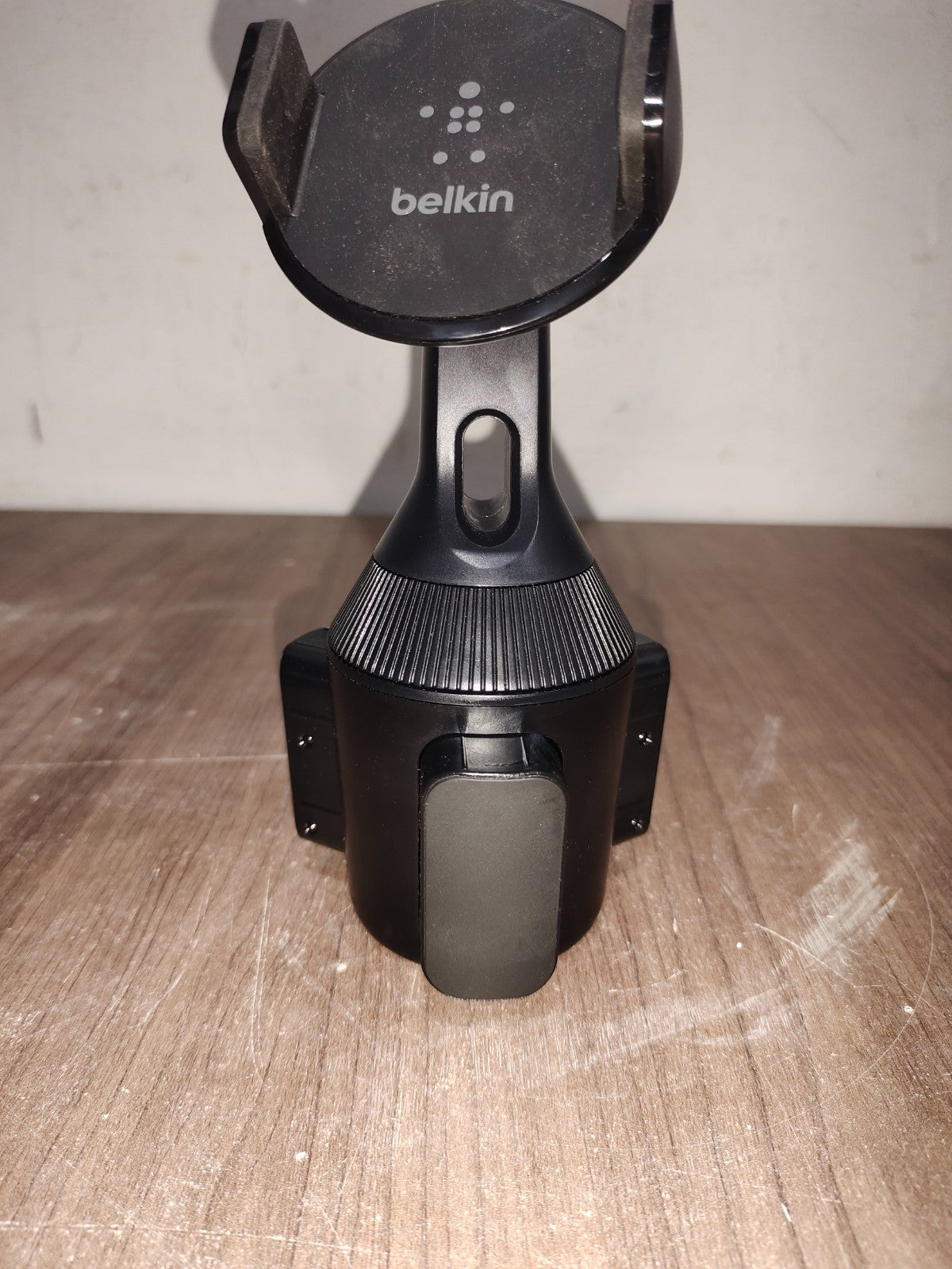 Belkin Universal Car Cell Phone Cup Mount for Smartphones F8J168BT W/ Cable Slot