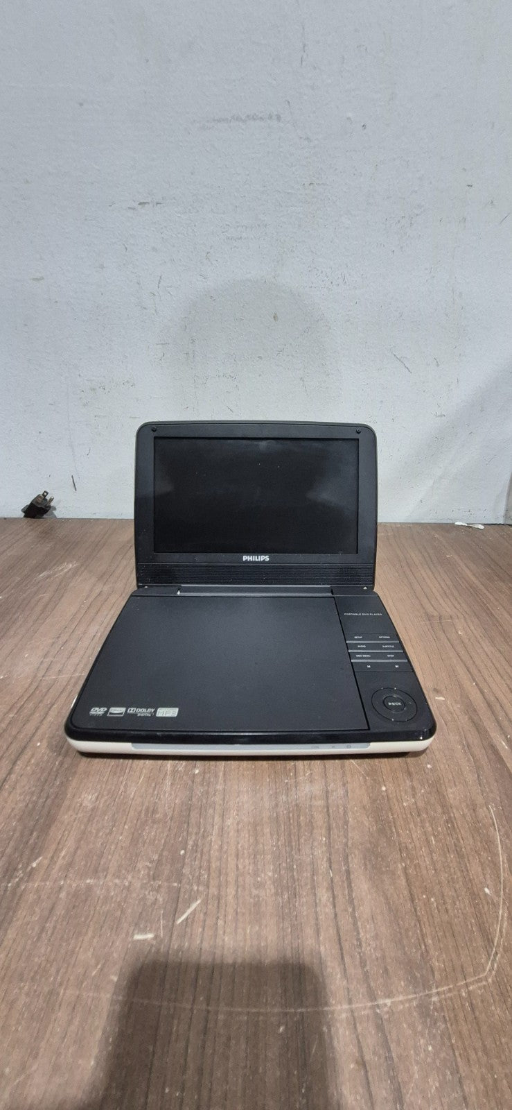 Philips Portable DVD Player 7" Widescreen - Model - PD9000/37