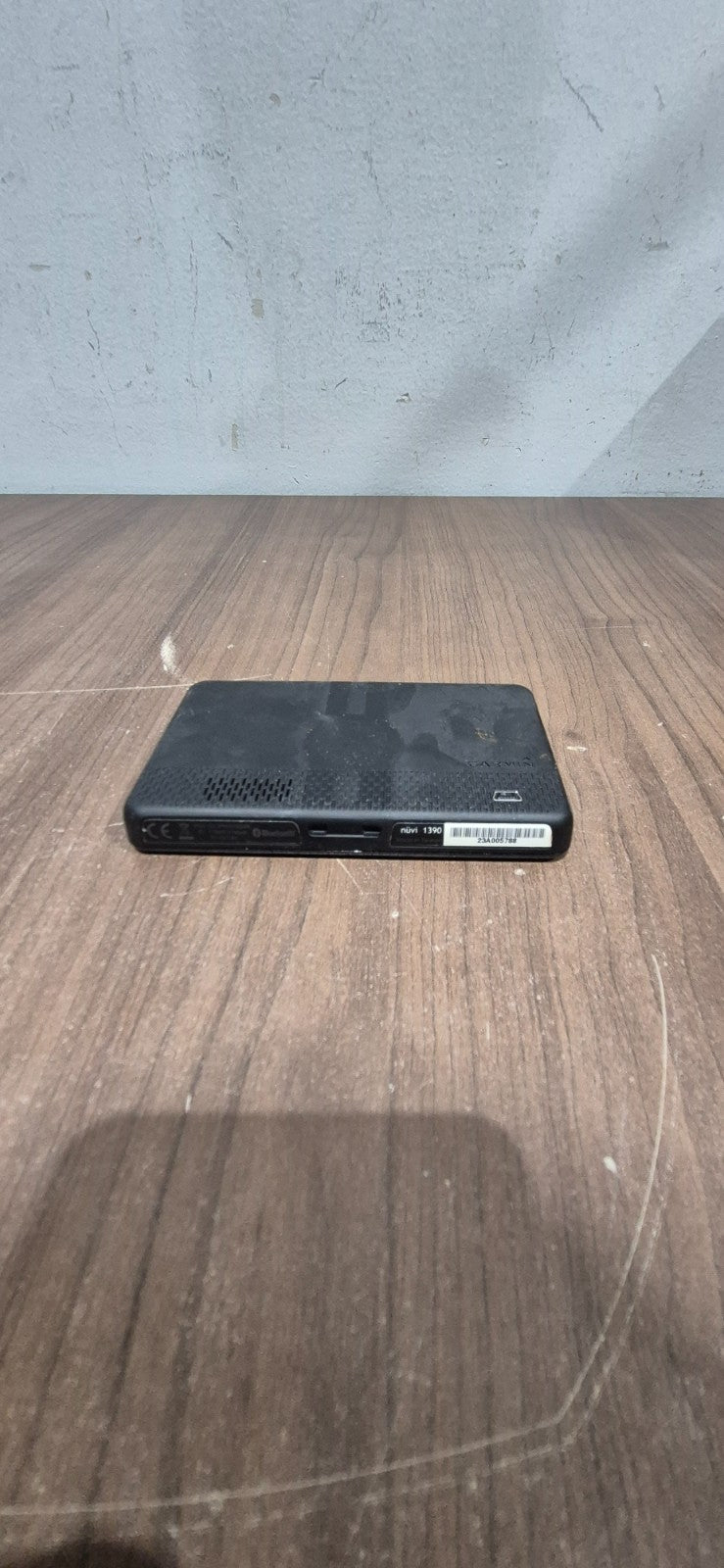 Garmin Nuvi 1390 LMT GPS Navigator Free Lifetime Maps & Traffic 4.3 Inch Screen