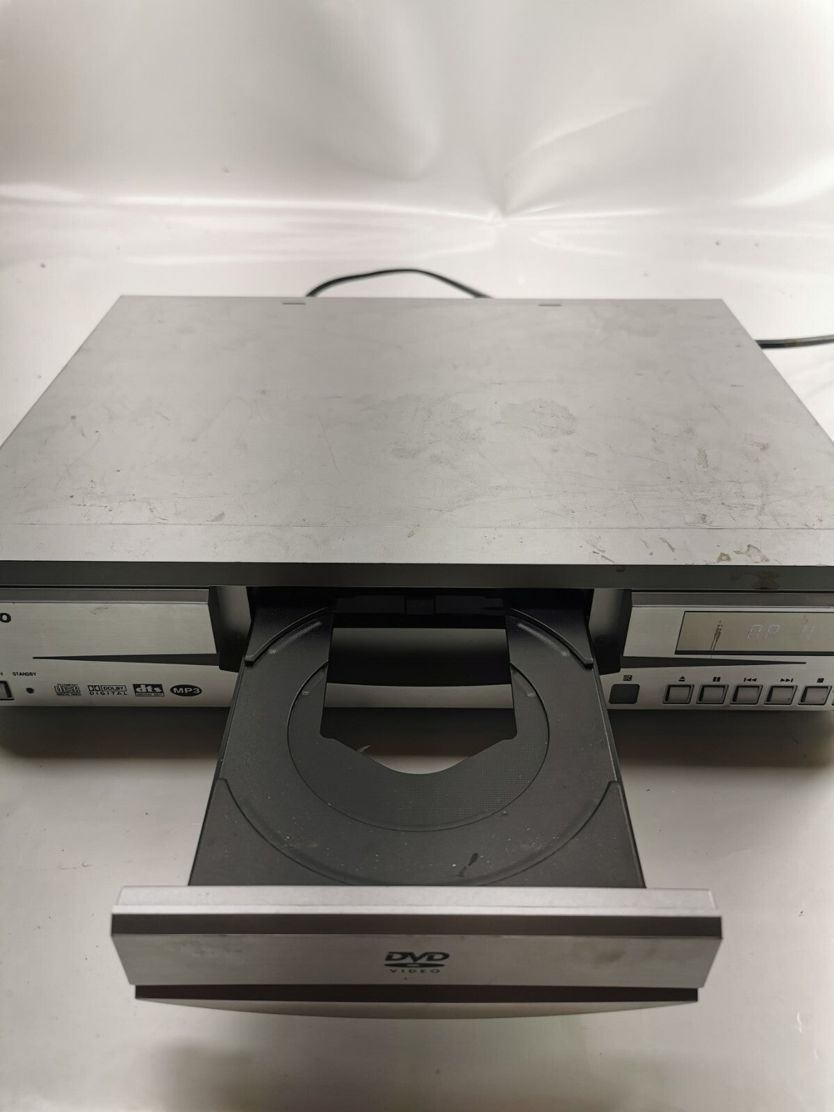 Sanyo DVD-7201 Component Digital Video DVD Player.