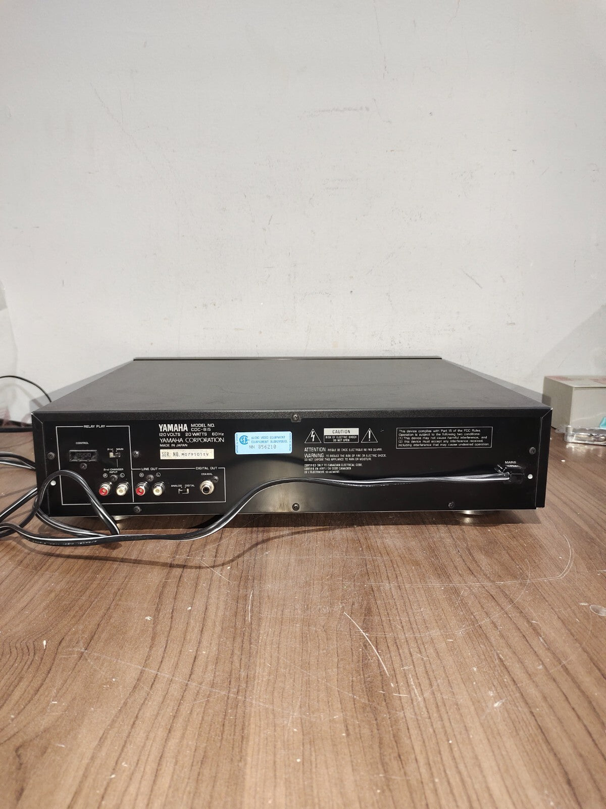 YAMAHA CDC-815 - 5 Disc CD Changer W/ Switchable Digital Out Needs Belt