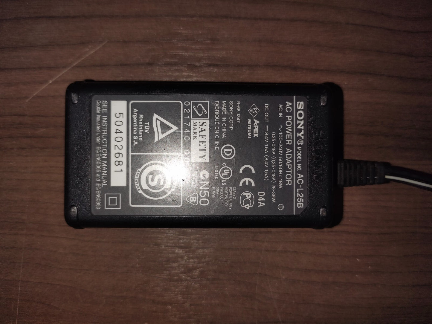 Sony HandyCam AC-L25B 8.4V 1.7A Power Supply Charger
