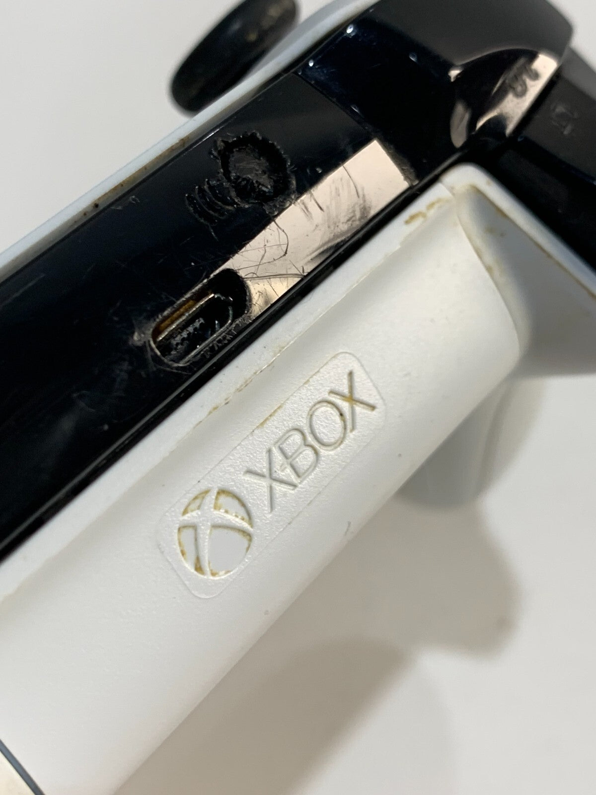Xbox One Controller *untested but does blink*