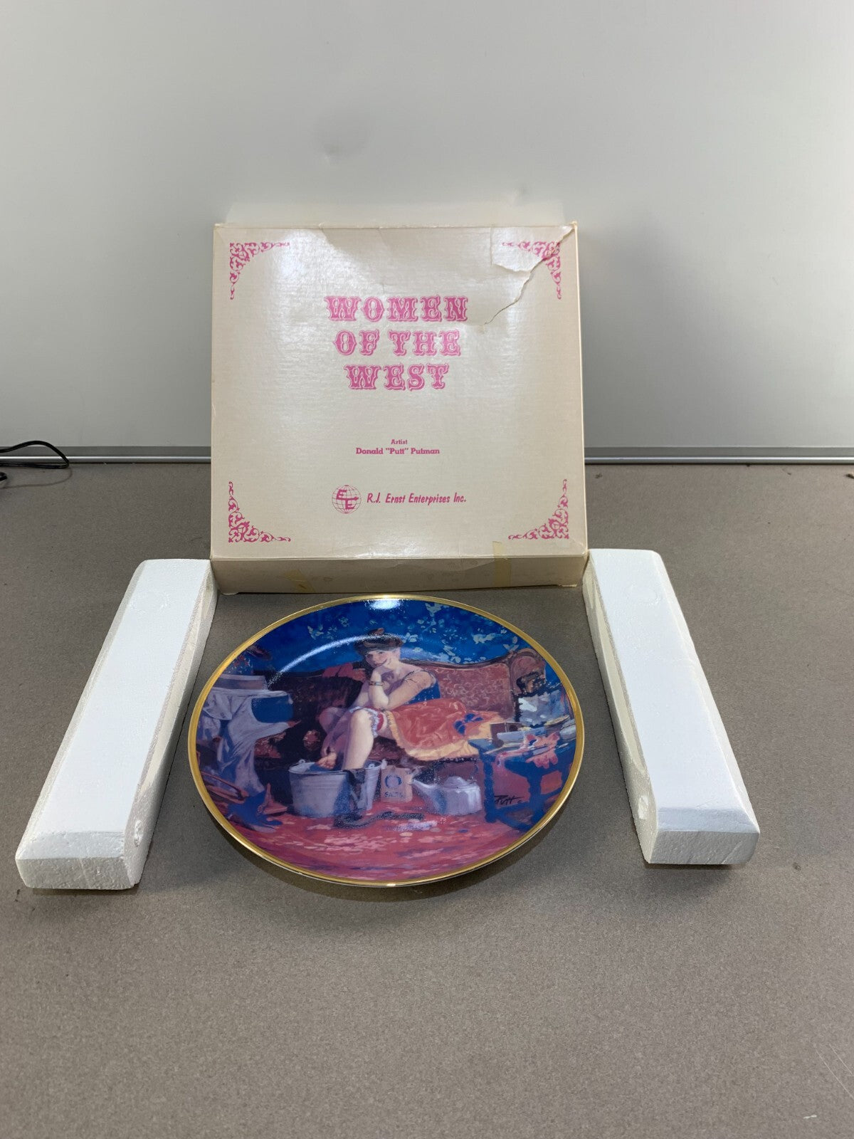 Women of the West collector plate Silver Dollar Sal Showgirls/Cowboy era W/ Box