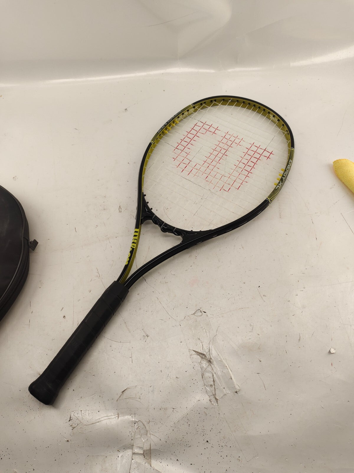 Wilson Tennis Racket Energy XL Yellow Black Pre-owned - With 3 Wilson Balls