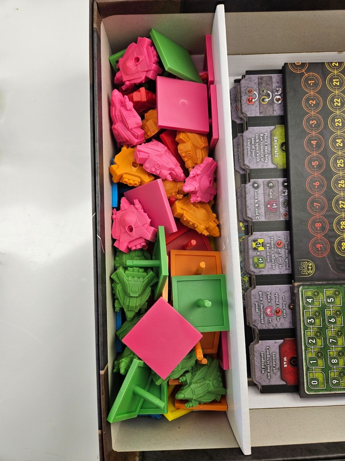 Downfall - John D Clair, Tasty Minstrel Games TMG - 2018 Board Game