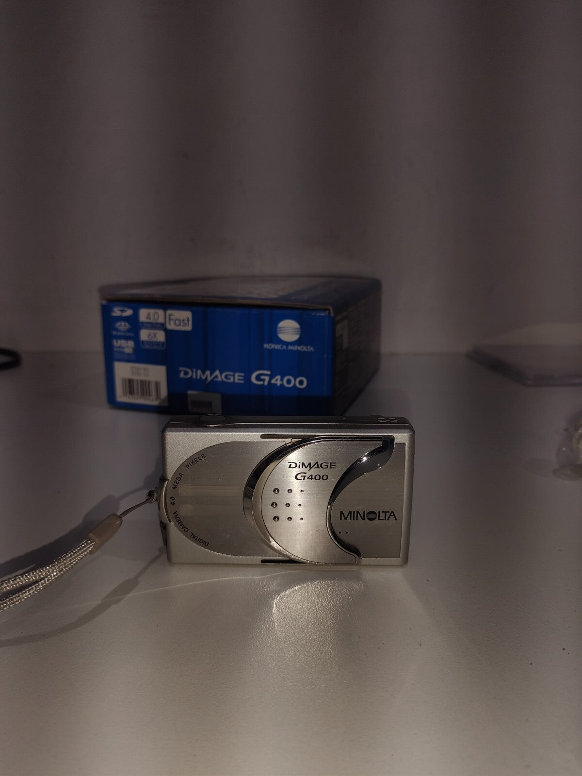 Minolta Dimage G400 Digital Camera 4.0MP Silver