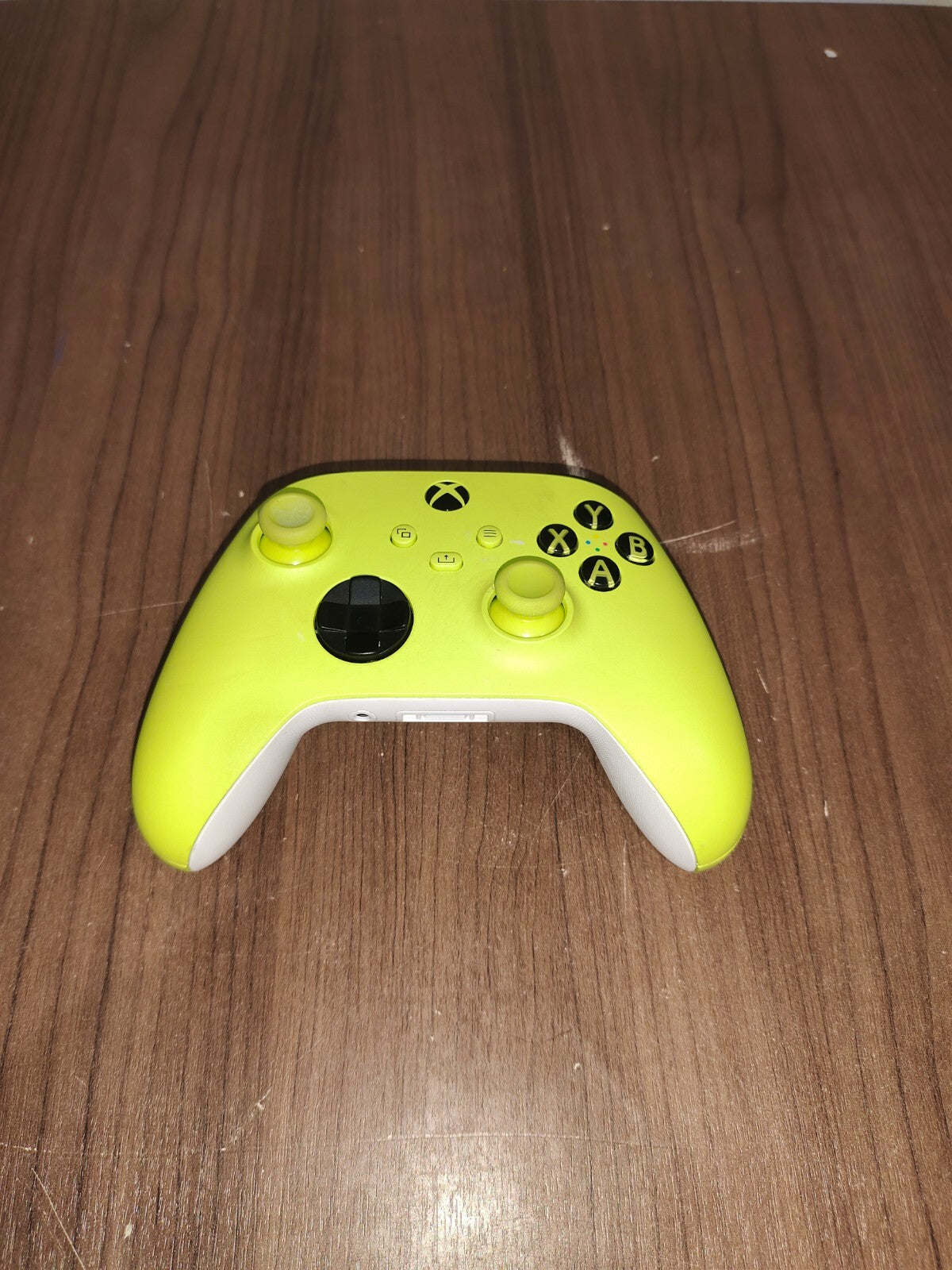 Xbox One Wireless Controller 1914 Neon Green Electric Volt