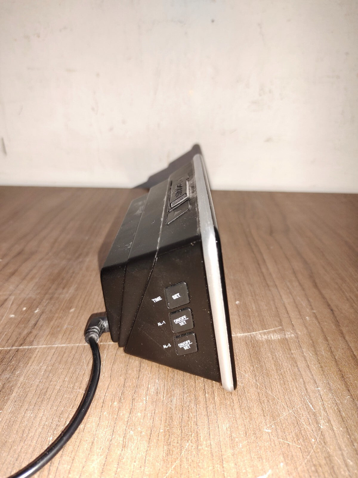 Lielongren Loud Digital Alarm Clock LLR010A W/ 2 USB Ports Bed Vibrator