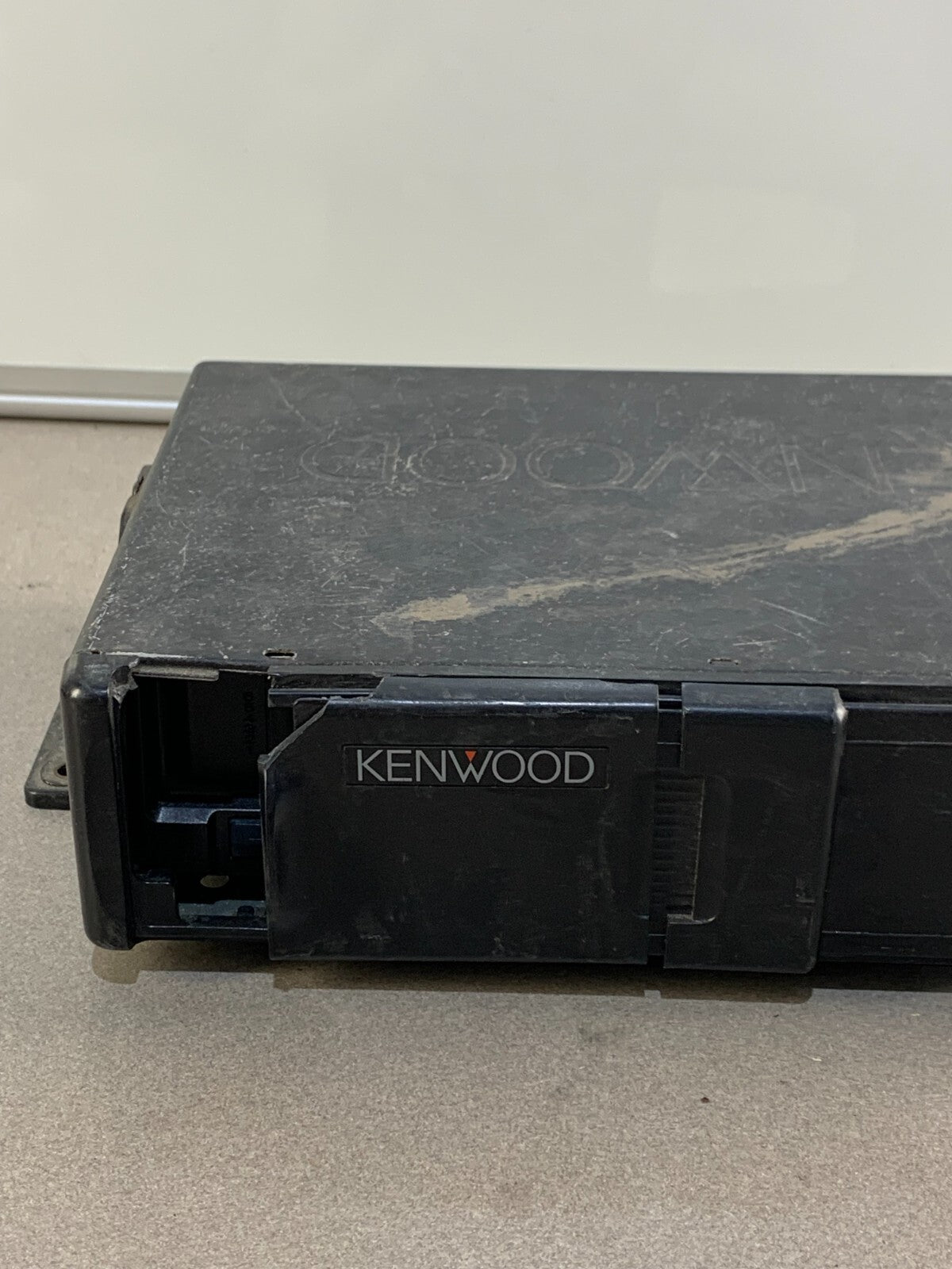 Kenwood KDC-C560-Disc CD Changer with Charger
