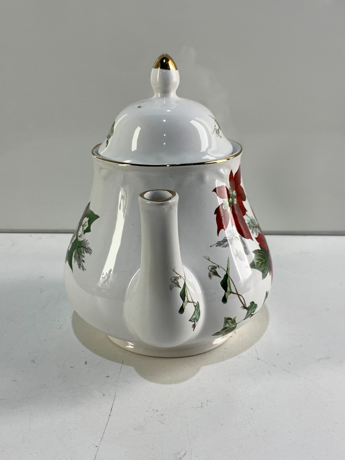 Arthur Wood and Son, England, Holiday Poinsettia Red and White 32 oz. Teapot