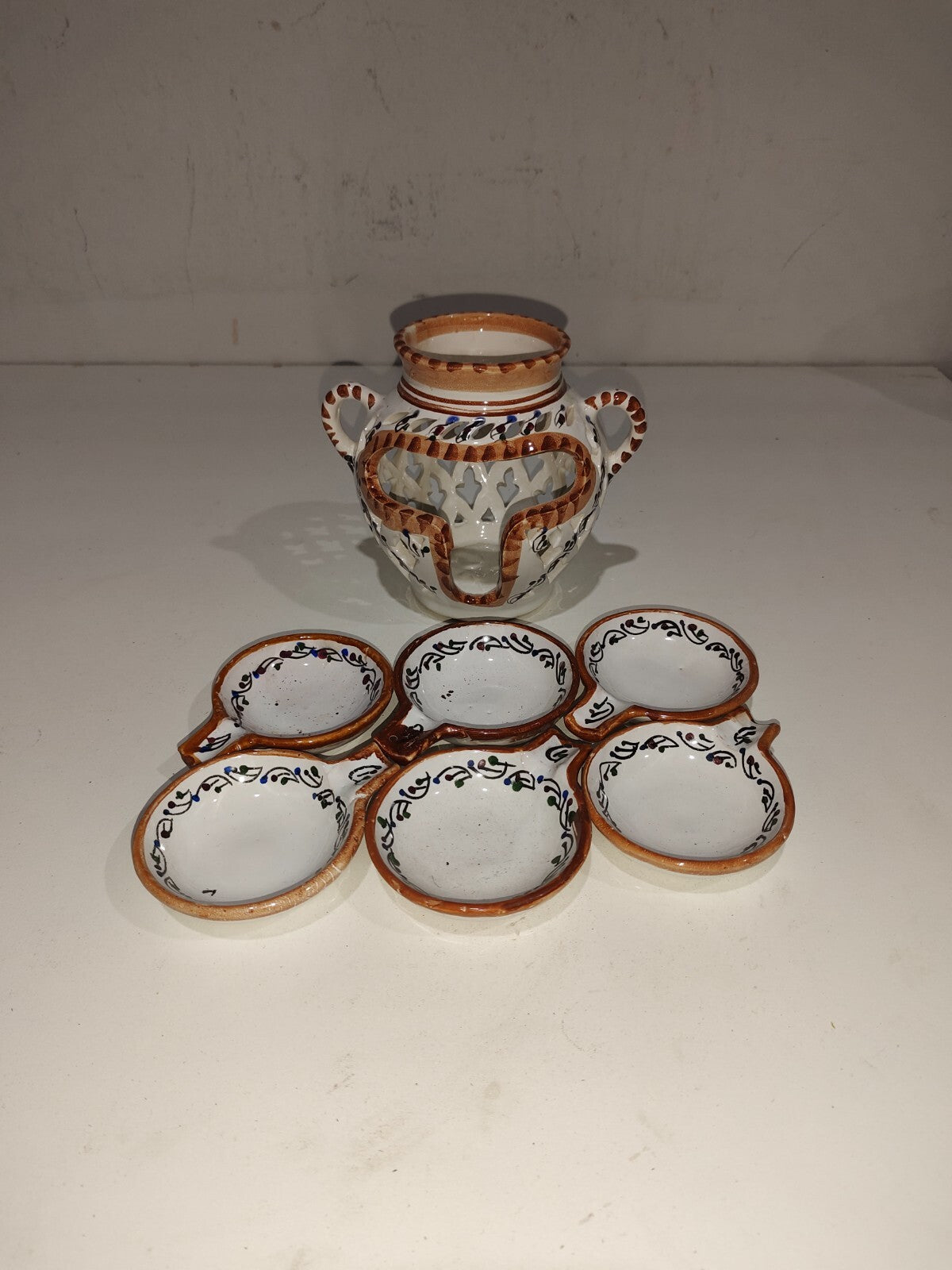 Vintage Crockery Set - 6 Plates Small