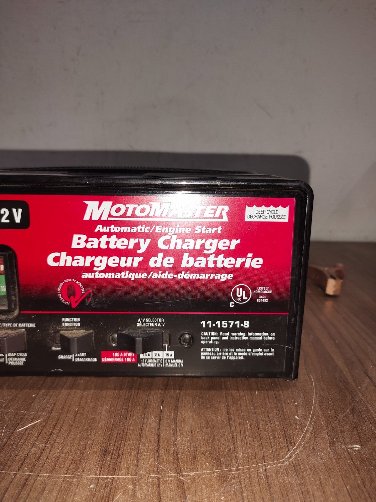 Motomaster Automatic/Engine Start Battery Charger