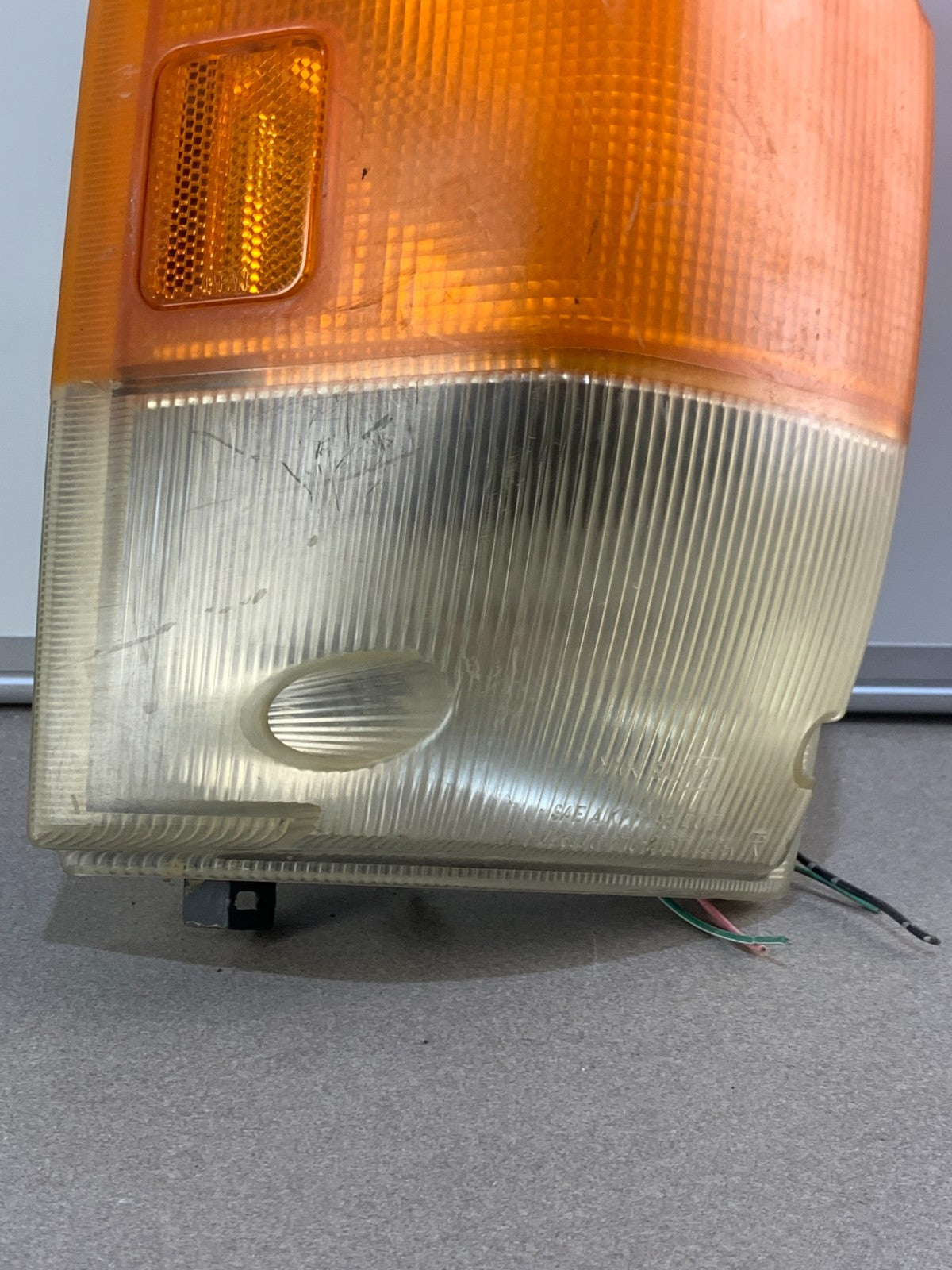 8-98052801-0 ISUZU RIGHT FRONT PARK/SIGNAL LAMP ASSY